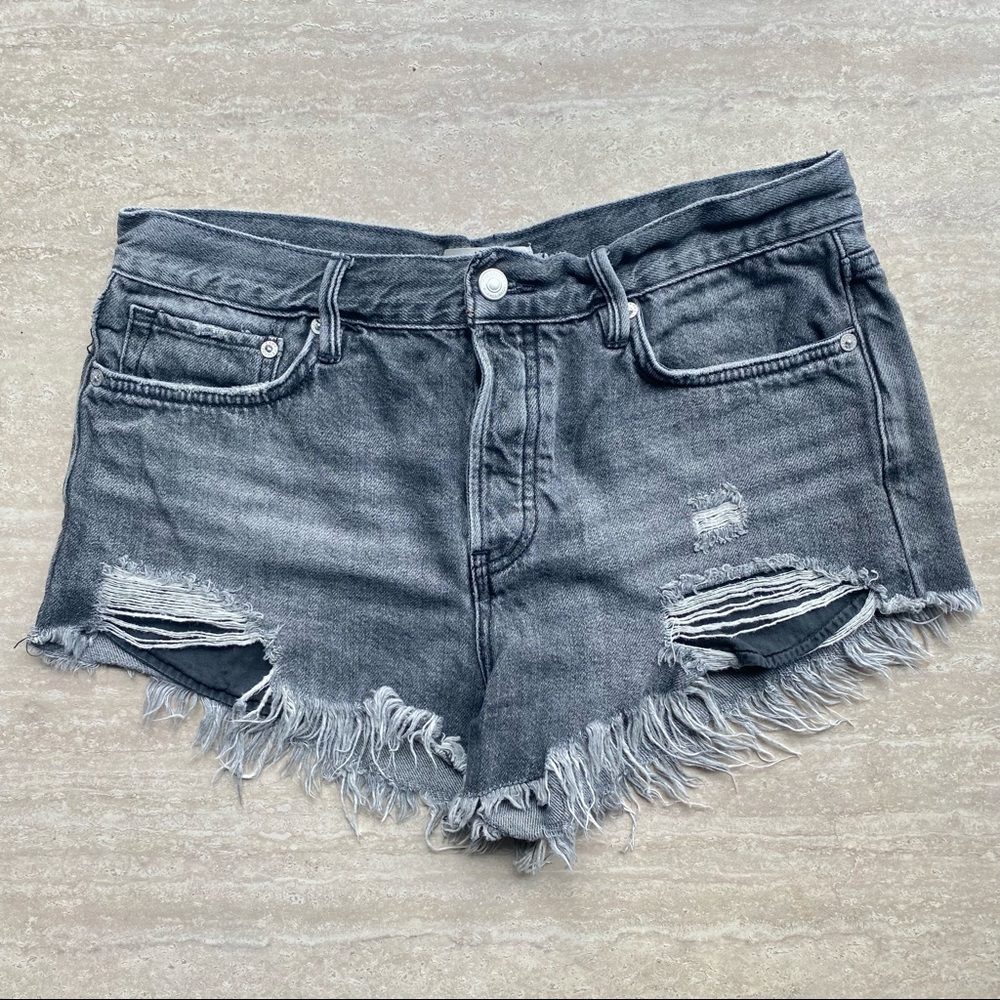 CLOSET CLOSING Free People Button Fly Frayed Denim Shorts